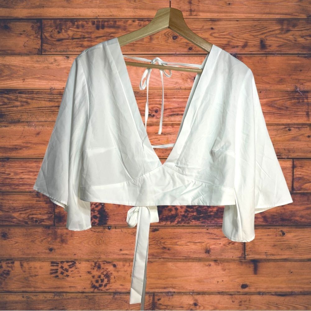 5 for $25🔥SHEIN Cropped White Flare‎ Sleeve Blouse XXL